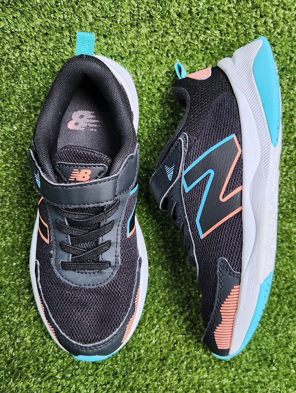 New Balance 545 Boys kids Black Athletic Running/Walking Sneakers Shoes Size 1.5